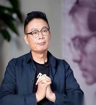 麦家在《人生海海》里扔下过一句话，直接戳破了千万人的精神内耗：“生死是有命定的，