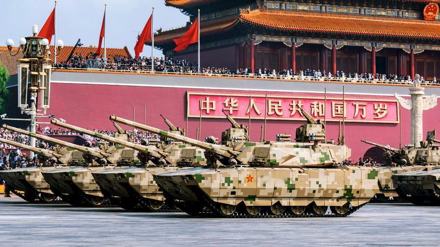 全网刷屏一张打满马赛克的照片，网传是国产全新重型四代坦克涉密实拍。一时间大批资深