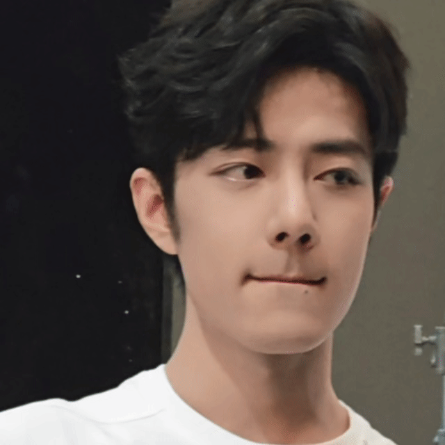 肖战代替我给你们献上晚安吻，叭～ 晚安