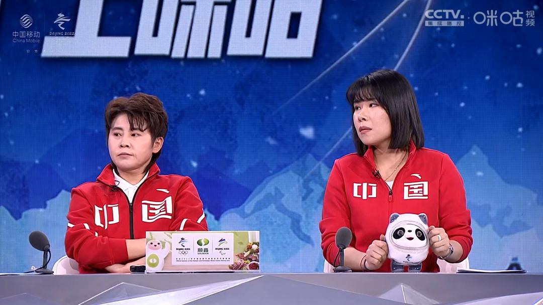 王濛演我上班王濛聊喝多答应上浪姐“狂”是王濛的另一个标签。在冬奥会的咪咕解说席上