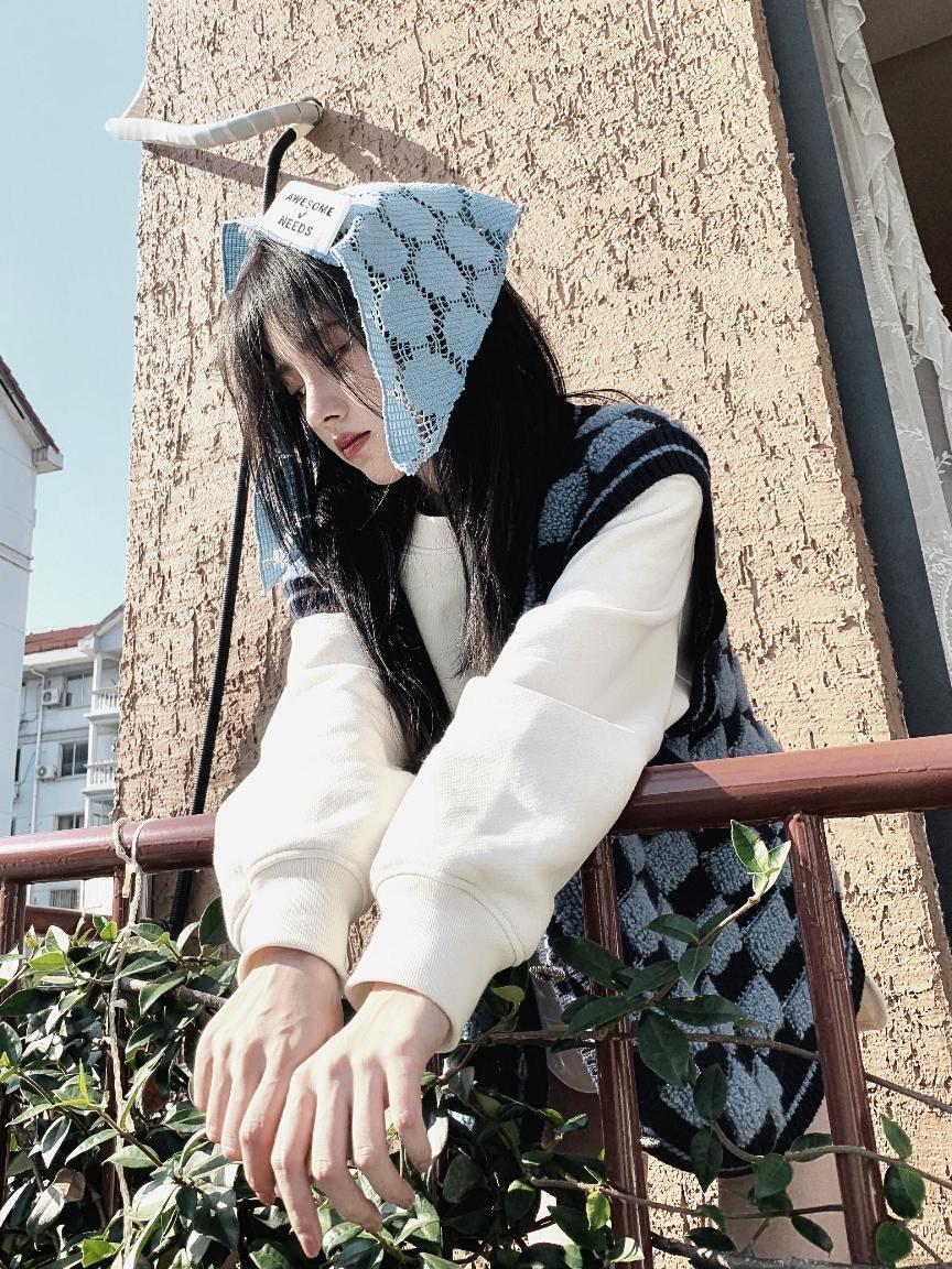🍊💙今天扛水泥，工友夸我力气大我瞬间就哭了我扛得动任何东西，就是扛不住想你啊