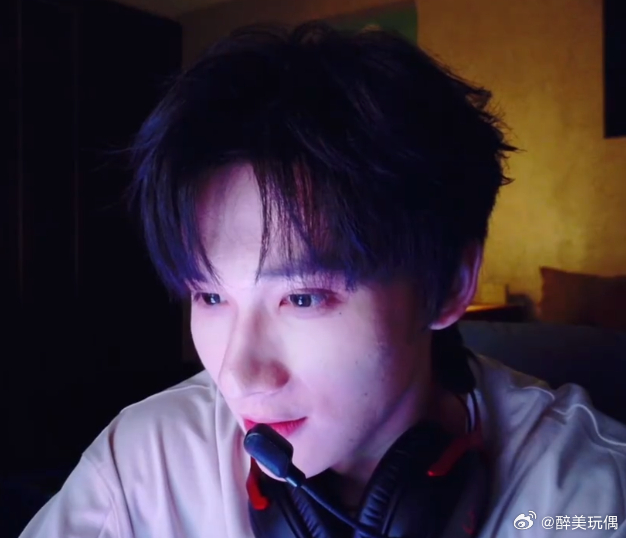 余宇涵520直播 在这个爱的节日，余宇涵将以他的幽默与温暖点亮我们的520，快来