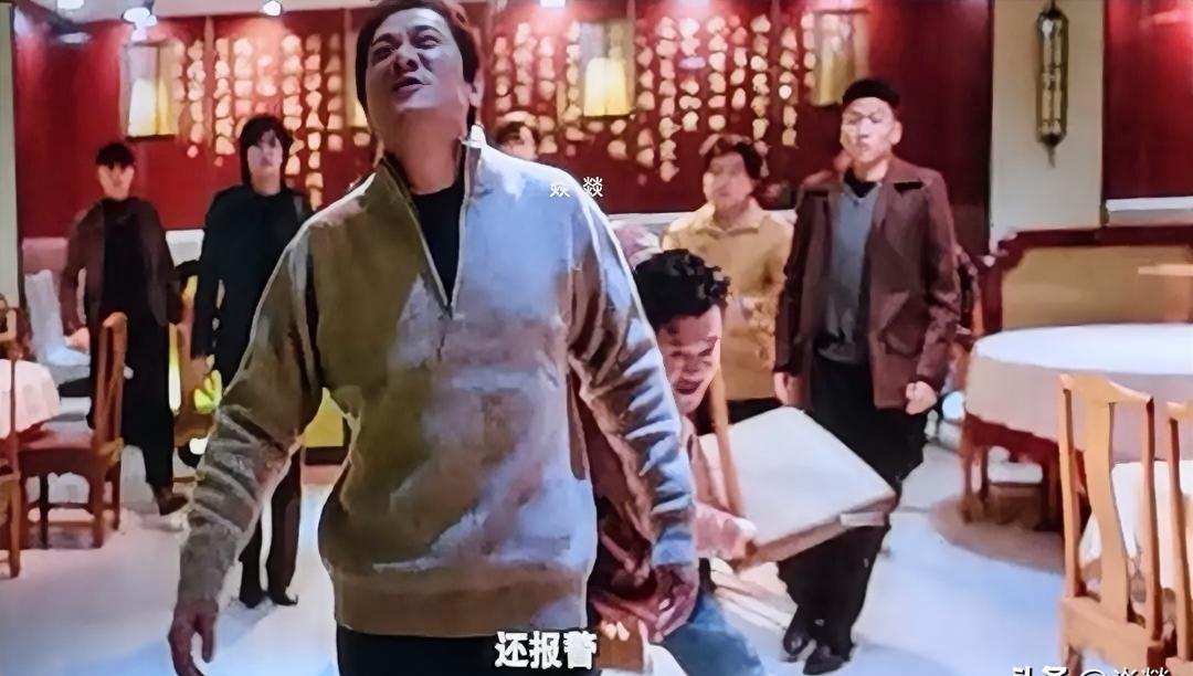 他终于还是杀了那个地痞，但法院的判决书，却写了整整三页‘情有可原’。
大涛在东风