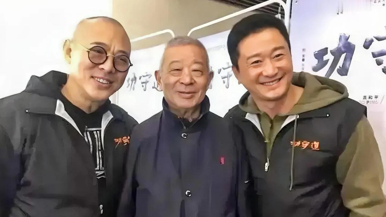 吴京和李连杰都曾受同一个师傅的指导
      这位师傅就是北京武术队的首任总教