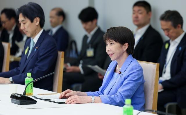 顶不住了，日本示好中国。当地时间6月30日，日本经济产业大臣赤泽亮正公开承认，中