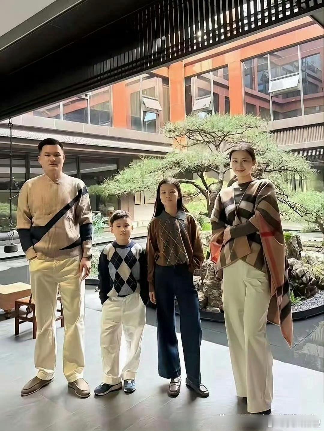 这种家庭一看就是富了好几代的 