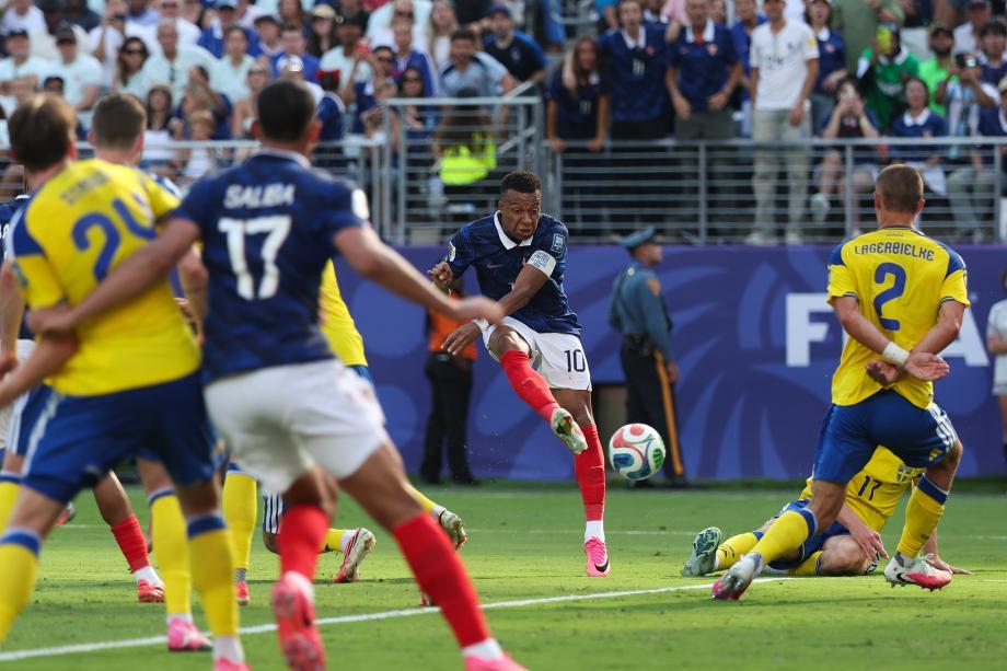 法国3-0淘汰瑞典，看完整场比赛，不得不承认这3个事实。

第1个事实：法国队太