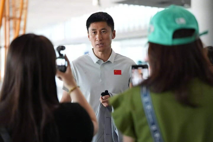 中国裁判开启世界杯征程 中国裁判三人组马宁、傅明、周飞将赴美开展为期10天的专项