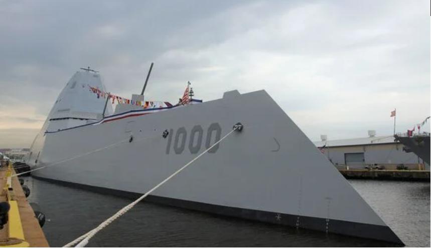 特朗普宣布美国海军将建造新型“特朗普级”战列舰
特朗普在12月22日的新闻发布会