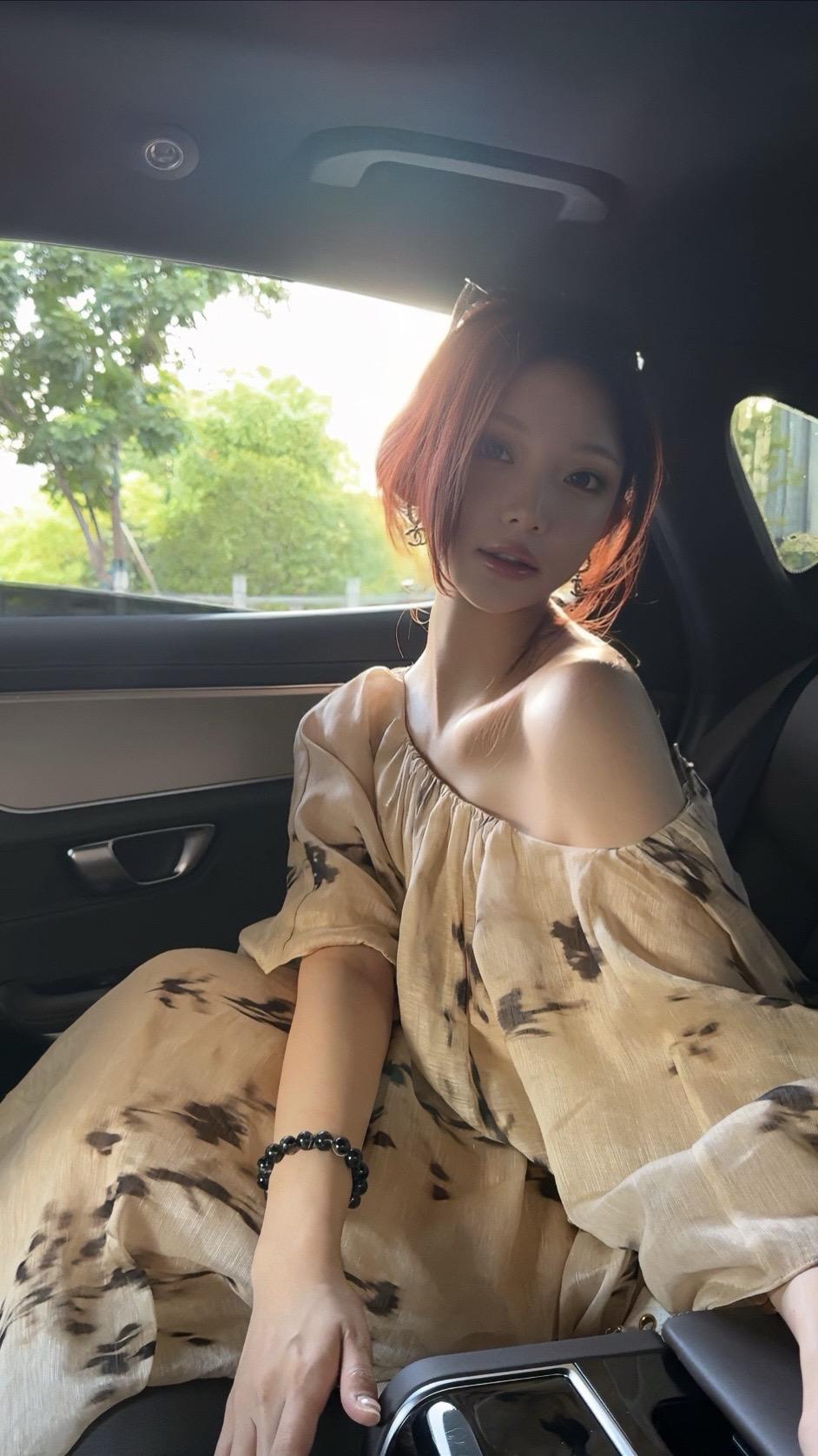 爱像镜子里自己的脸