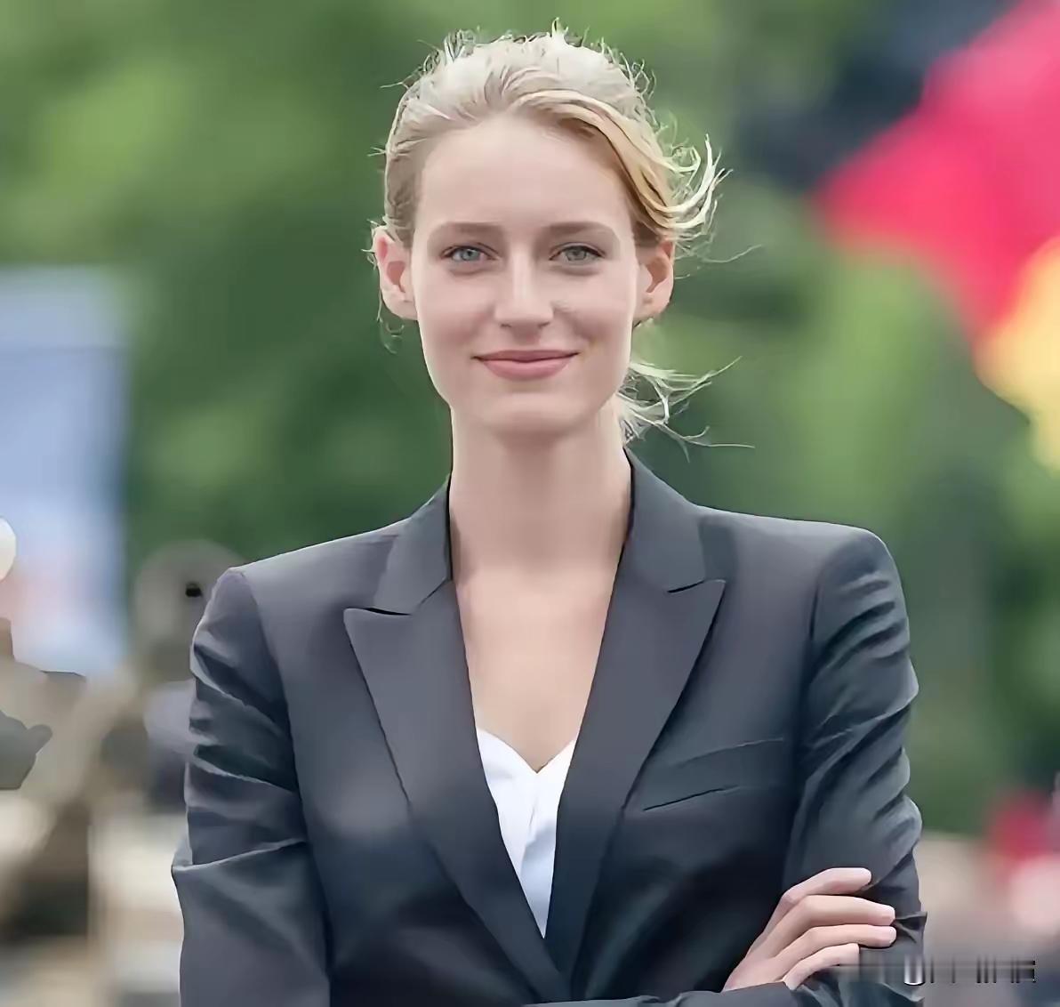 德国那个叫魏德尔的女政客，最近说了句话，让整个欧洲都抖了一下。
​魏德尔这个人，