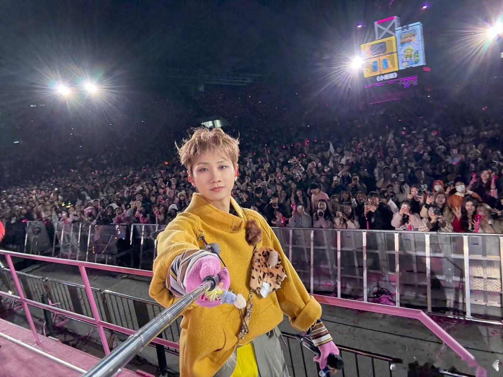 汪苏泷收官场真粉率百分之百 太牛了太牛了！收官场泷哥抽查冷门合作曲，全场粉丝直接