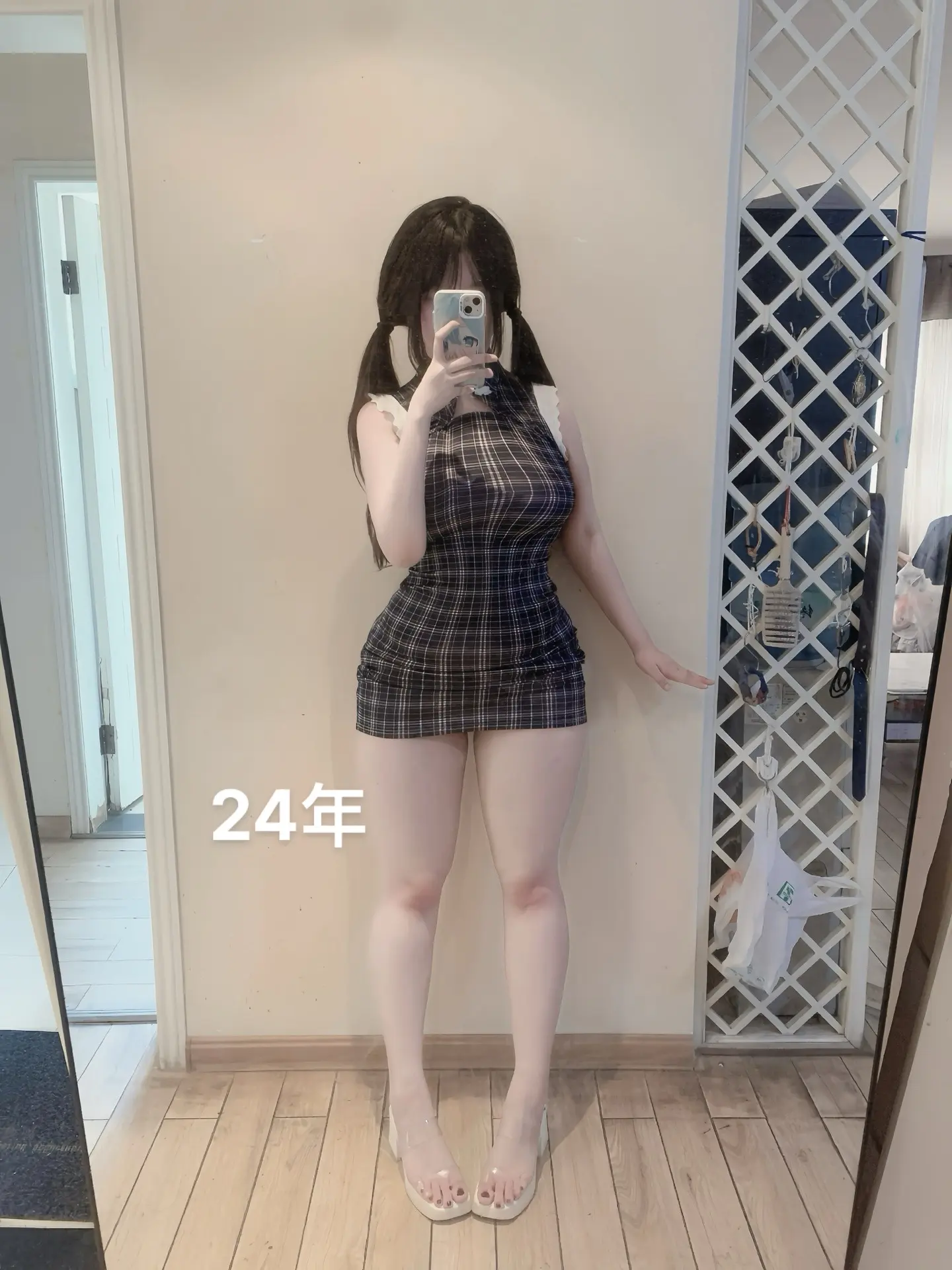 来看一件衣服隔了三年穿着的效果。