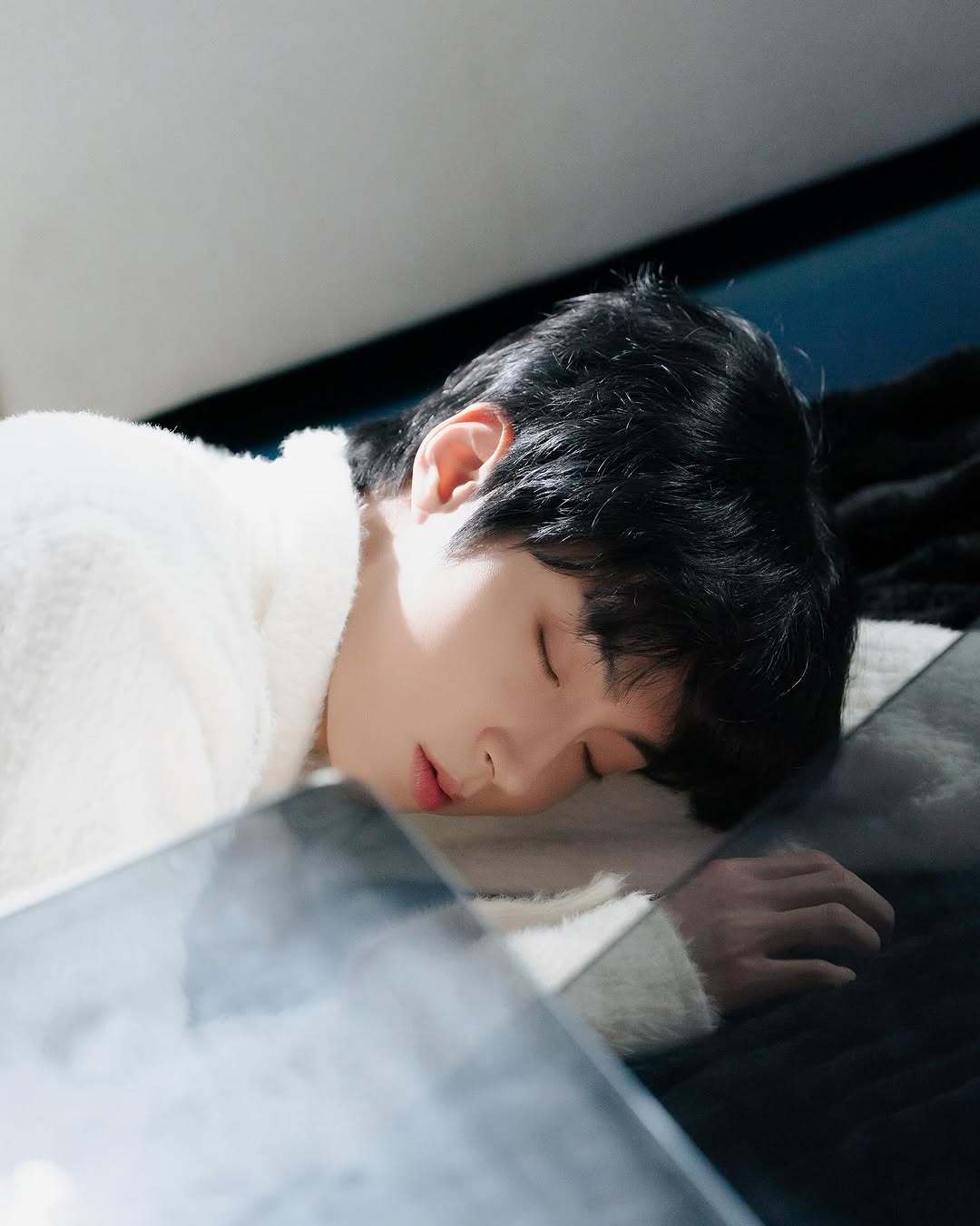 顶流许仁康即将登场✨他又会为雅珍带来哪些帮助呢？明晚一起来看《亲爱的X》吧🎁(