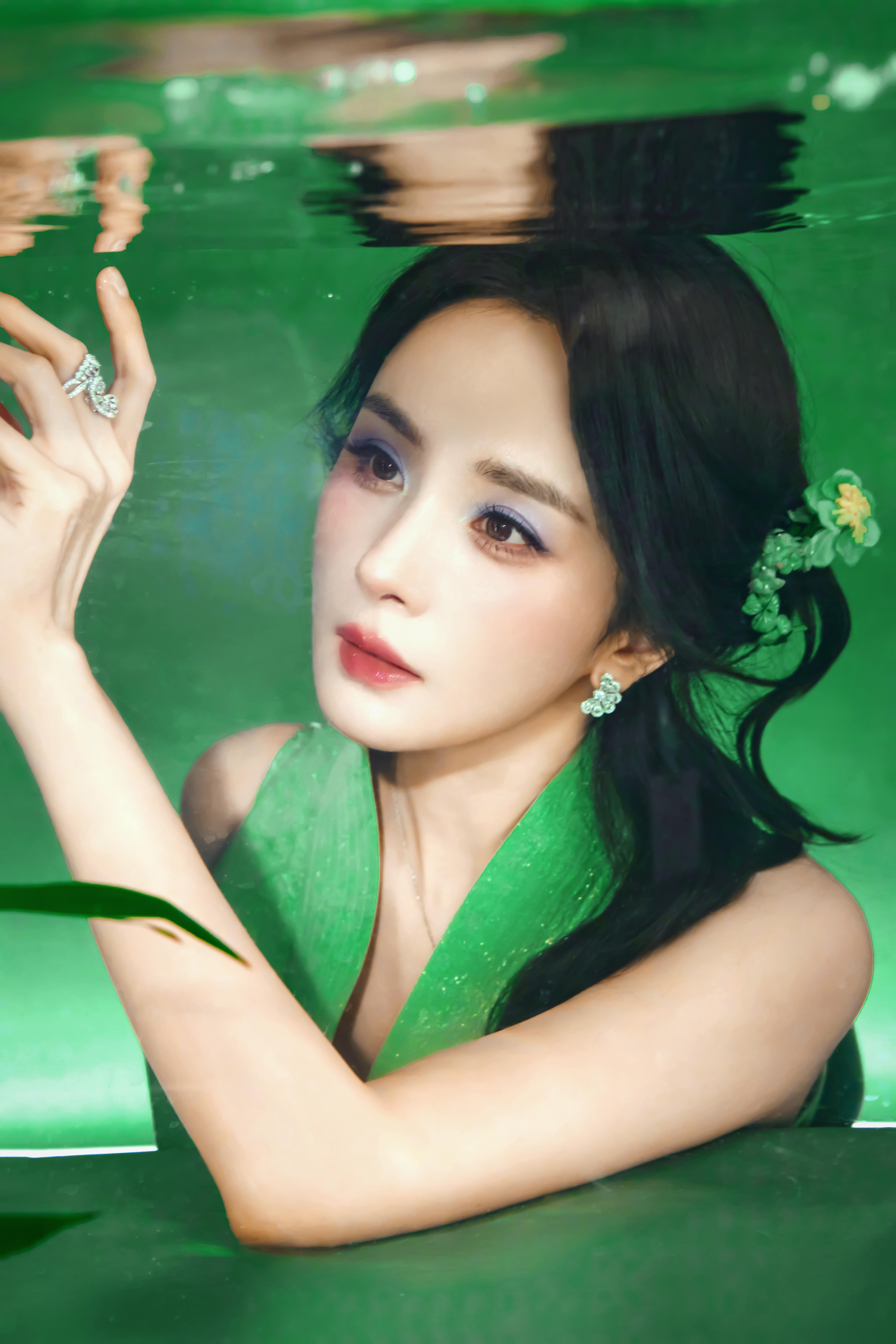 杨幂 · 𝙔𝙖𝙣𝙜 𝙈𝙞 ​ ​​​