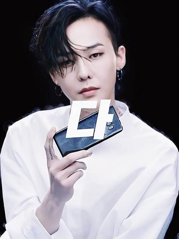 KPOP 迷们！重大消息，权志龙确定 10 月 25 日回归，时隔七年，KPOP