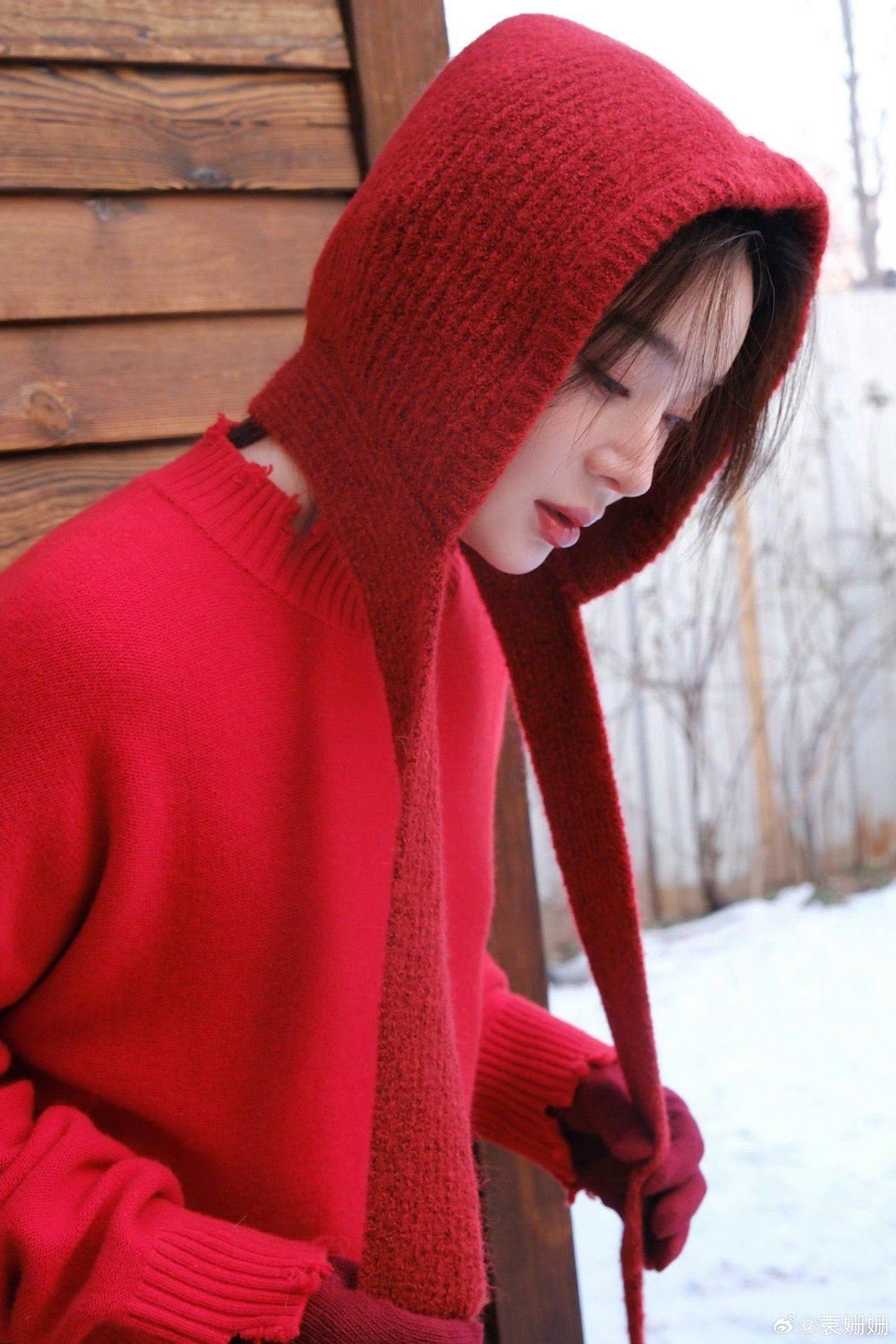 袁姗姗新剧反差感你是袁姗姗那她是谁 点开《她的盛焰》差点没认出来这是袁姗姗。上一