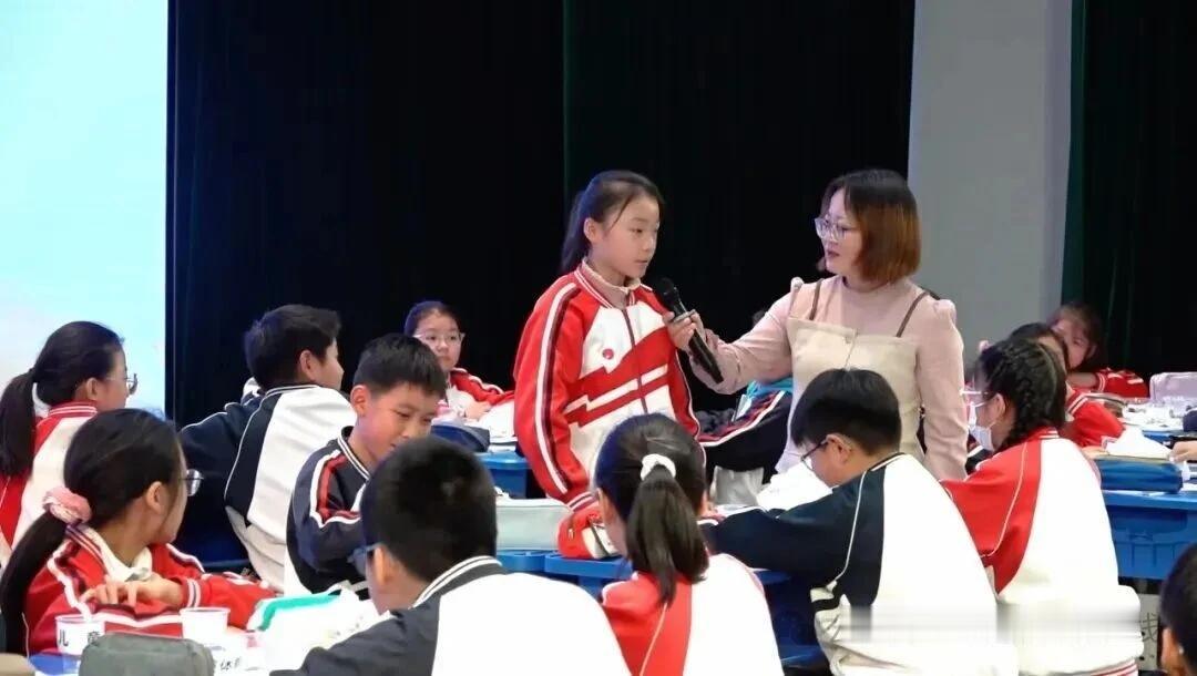 仪征名师斩获省级大奖🎉
省道法优质课评比落幕，仪征育才小学王海燕，代表扬州参赛