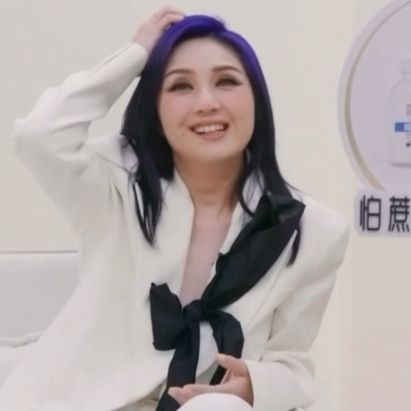 我看海来阿木教成龙唱歌观后感： 