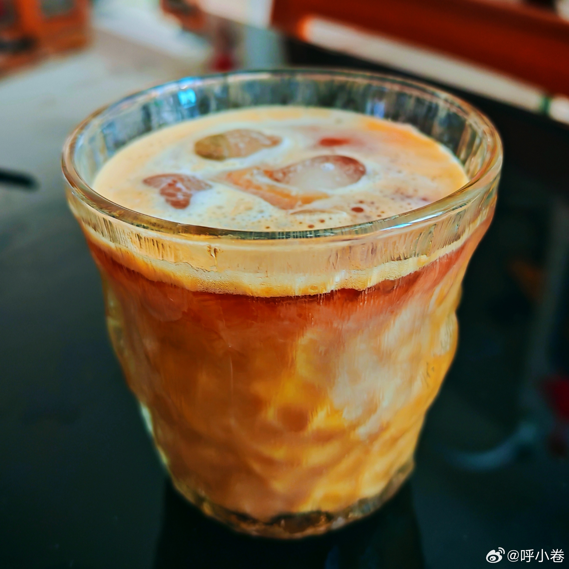 今天夏至 ，白昼最长的一天，要用一杯冰生椰拿铁，陪我度过漫漫长日。夏至快乐我怕我