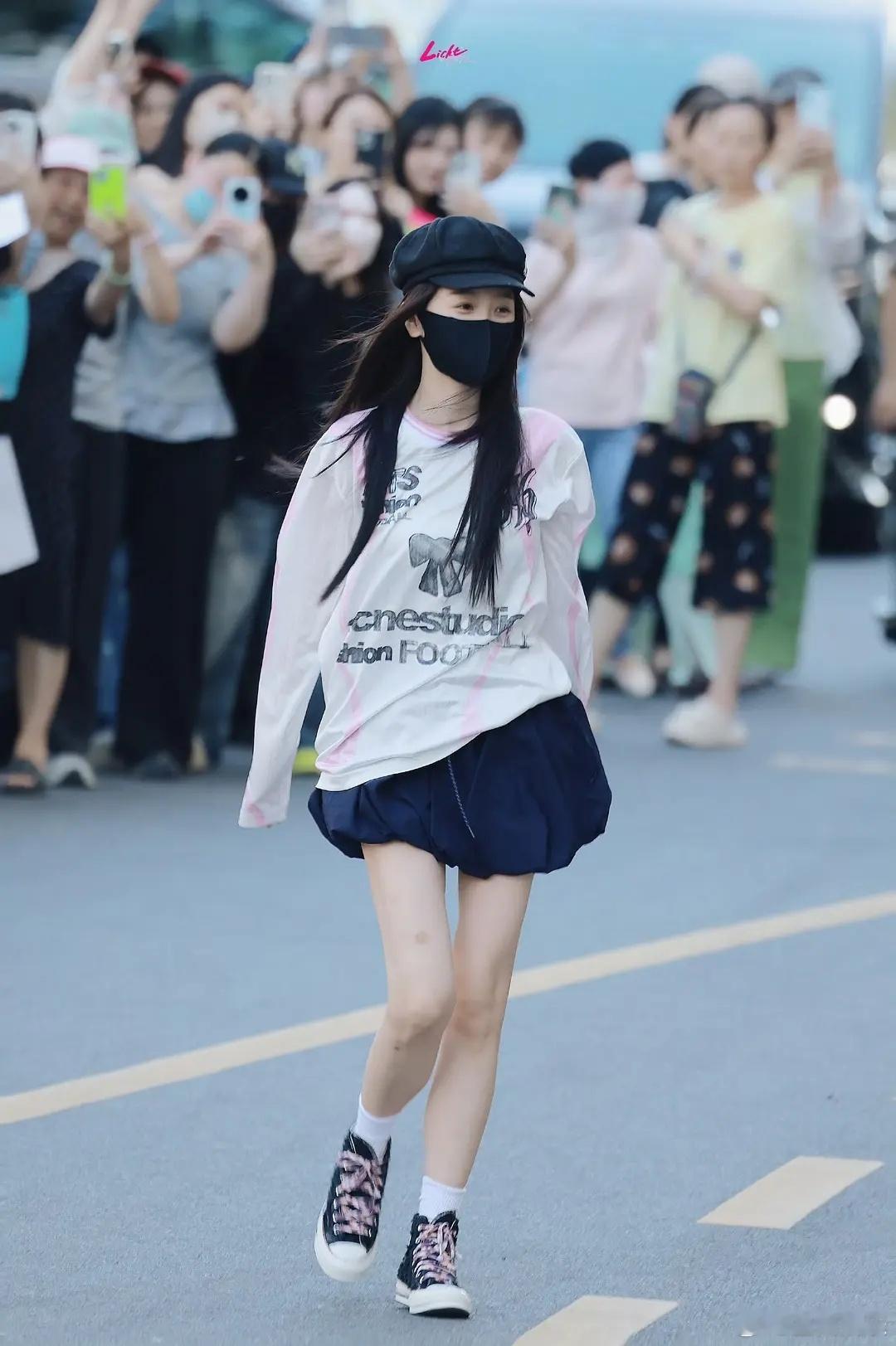 虞书欣终于开窍了，这样穿就很正常了而且还好看 