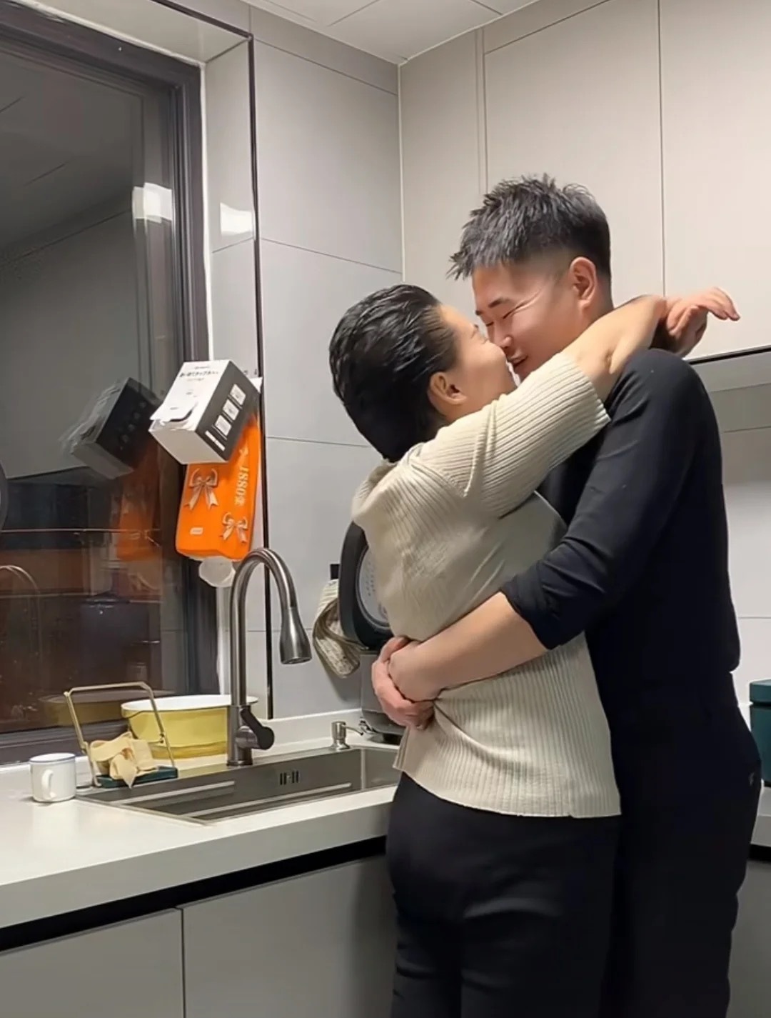 很幸福，一直被老公当女儿宠 