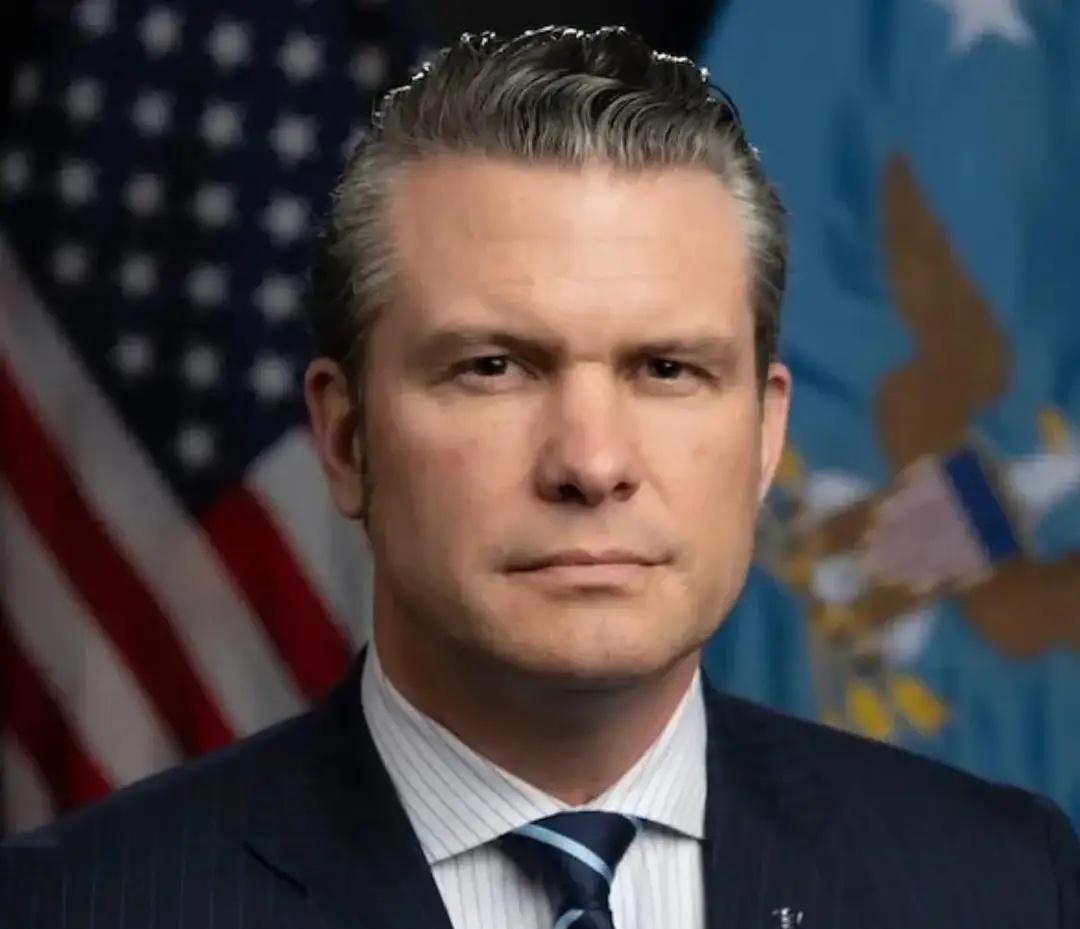 这也是个大忽悠，软话没少说，硬事没少干，就看他发言前一天，美国发布的新版《国家安