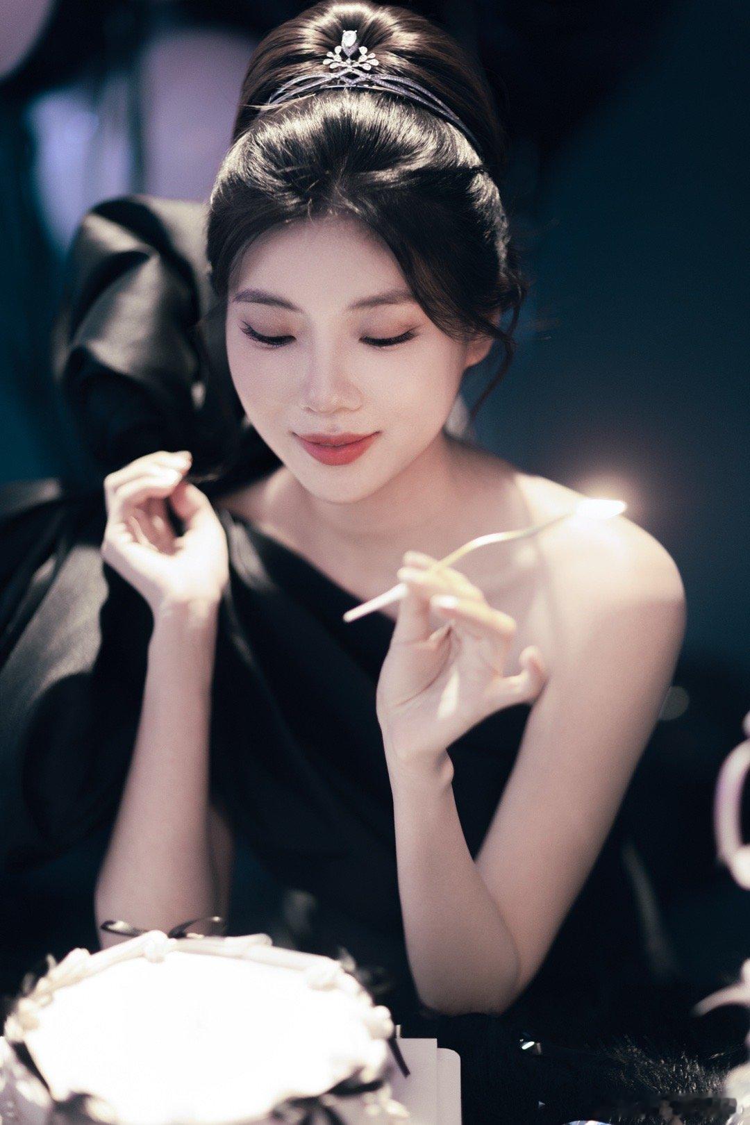 发满了18张这次生日照感觉可以出教程了我学会了 你们学费了嘛哈哈 ​​​
