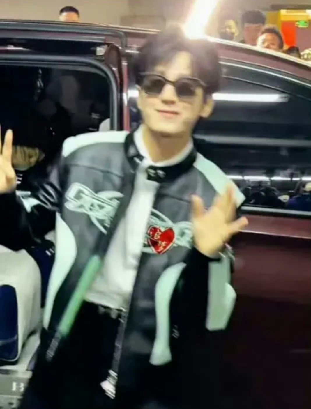 成毅好适合机车风啊啊啊啊啊啊成毅好适合机车风 