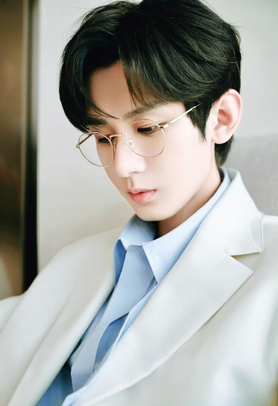 成毅超话   长安二十四计又要在韩国播出了，国产精品剧走出国门，是中华文化的有效