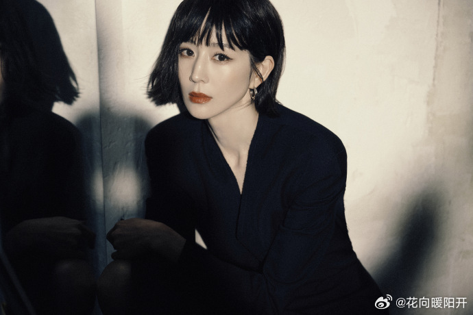 张钧甯豪门家族长公主 张钧甯这一身真的绝✨冷感色调，豪门长公主那味儿绝了😎张钧