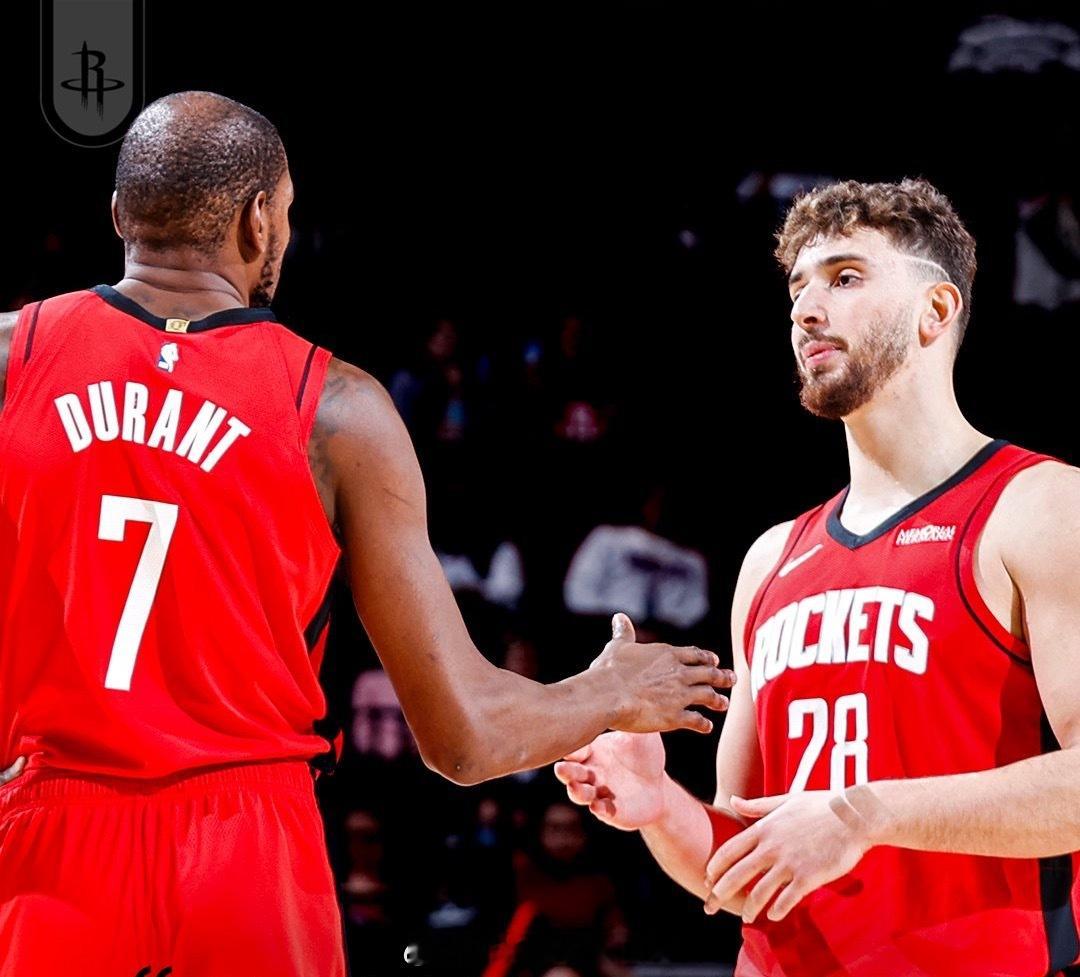 申京：“昨天打完卫冕冠军雷霆，今天背靠背开局有点慢热。我需要在攻防都能够打出这样