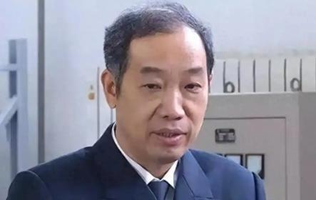 马伟明院士曾提出在青藏高原上，建一根2公里长的电磁发射轨道，经专家论证：造价太高