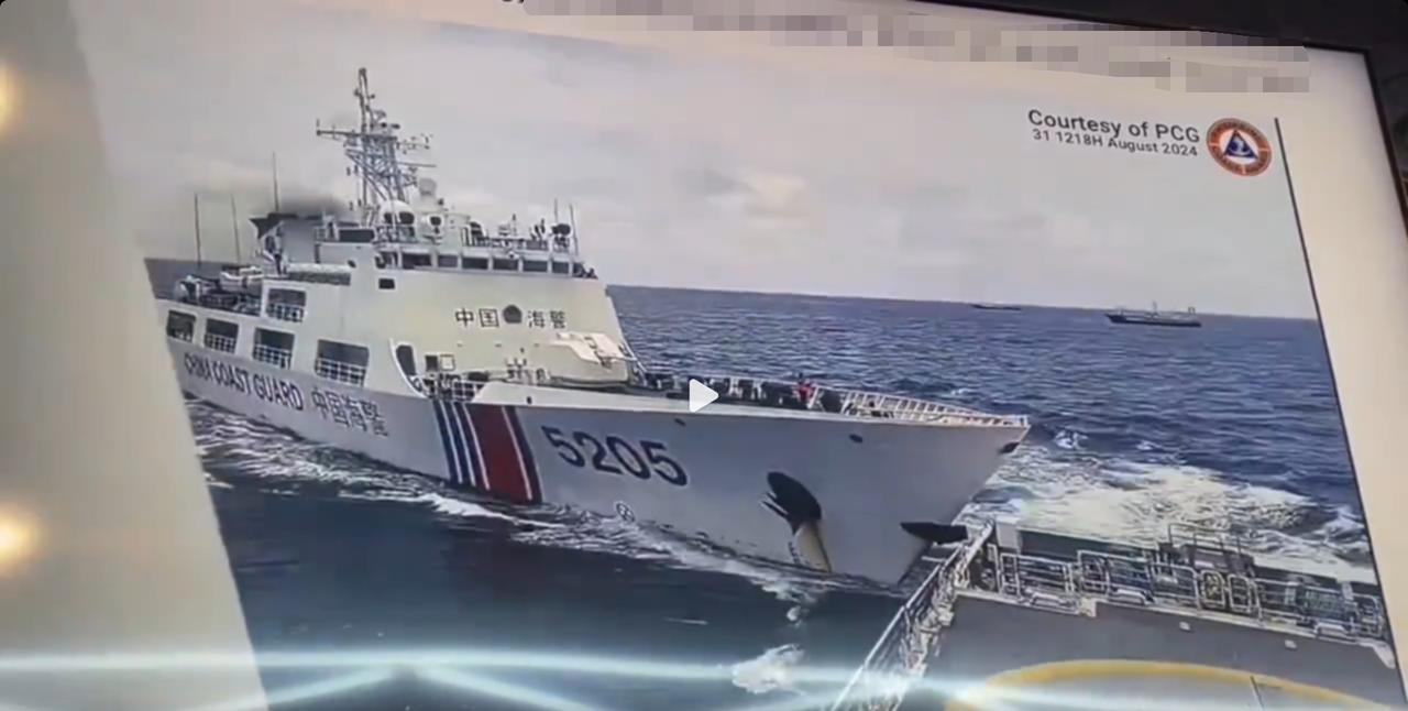 “撞击！真解气！”8月31日，菲律宾海岸警卫队公开了，所谓非法滞留的菲律宾海岸警