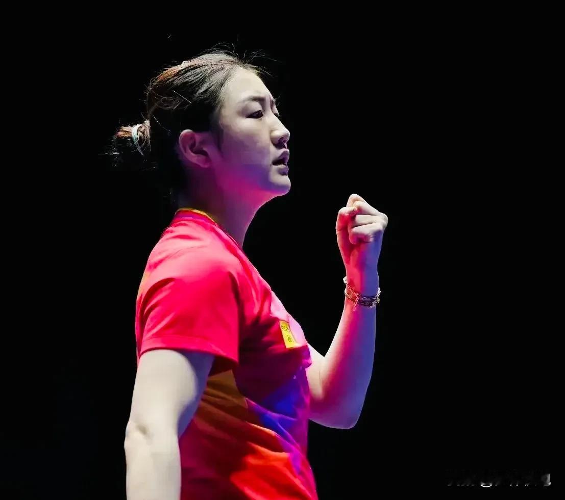 随着孙颖莎3-0淘汰早田希娜，WTT重庆冠军赛女单四强出炉，国乒四朵金花顺利会师