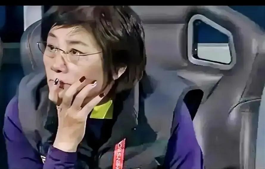 水庆霞一人背锅不公平

中国女足1:6惨败英格兰，讨伐之声不绝于耳，水庆霞又被推