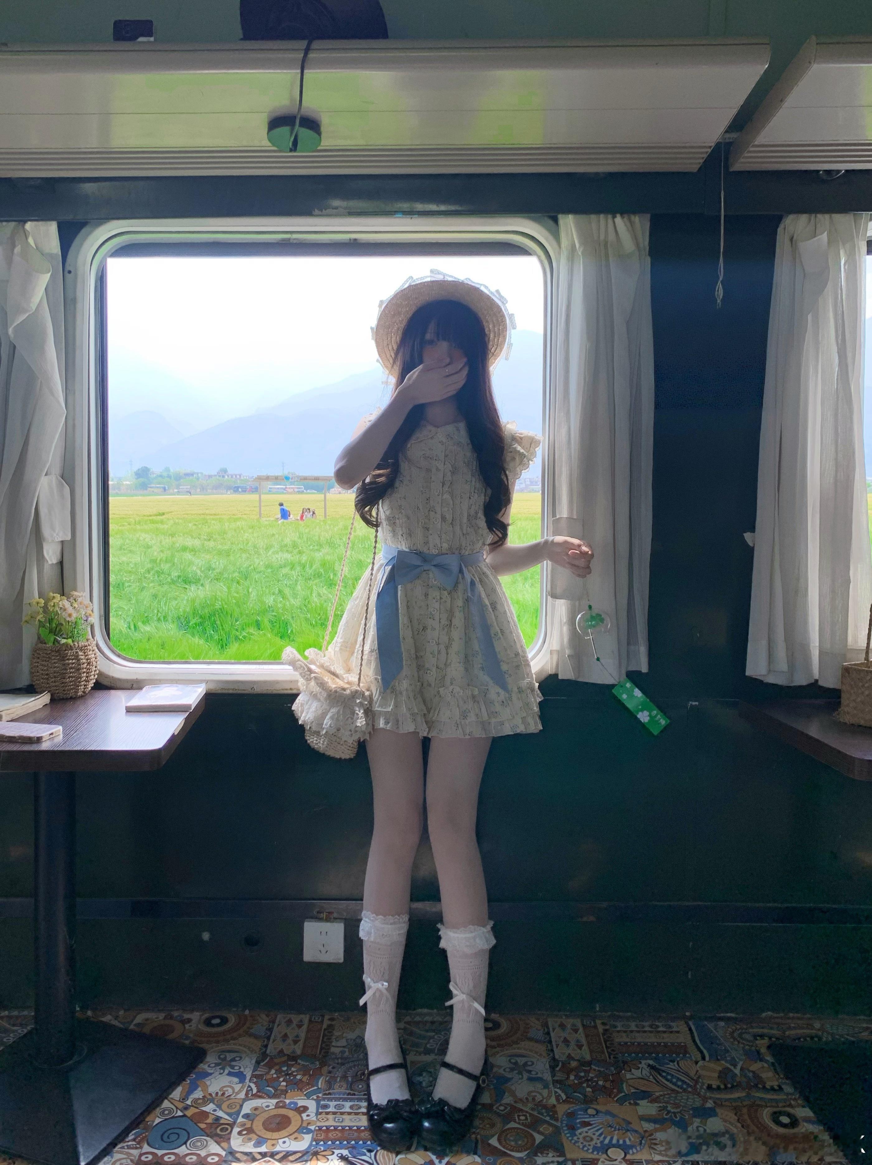 jk  🌼🫧喜欢天晴夏天的快乐，是碎花裙给的💐低饱和粉调+浪漫碎花🌸，不