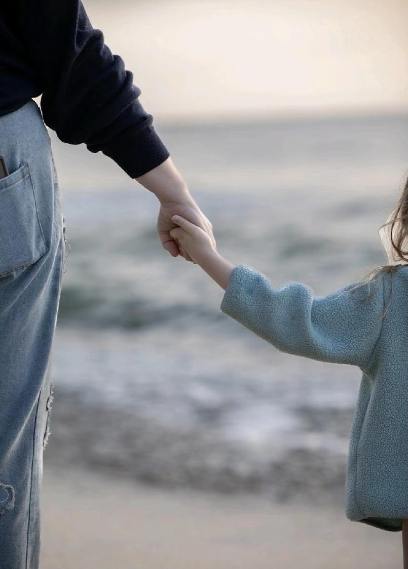 孩子小时候该不该立规矩？你是会选择严厉还是纵容，5岁孩子调皮会不会变好？

目前