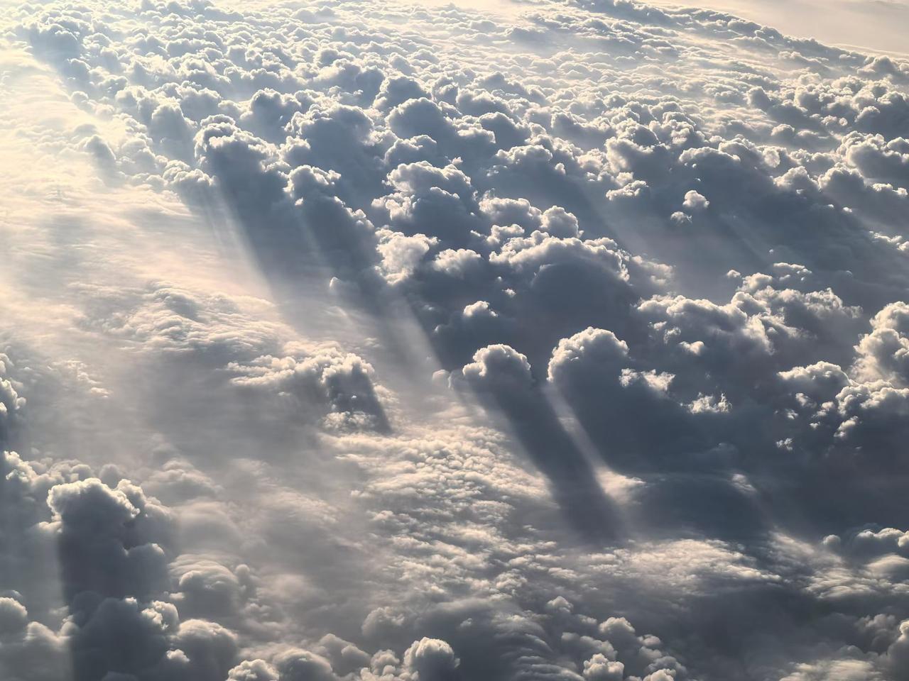 充分发展和保障人权是永远的课题。加油！今年，中央本级“三公”经费压减7%以上，会