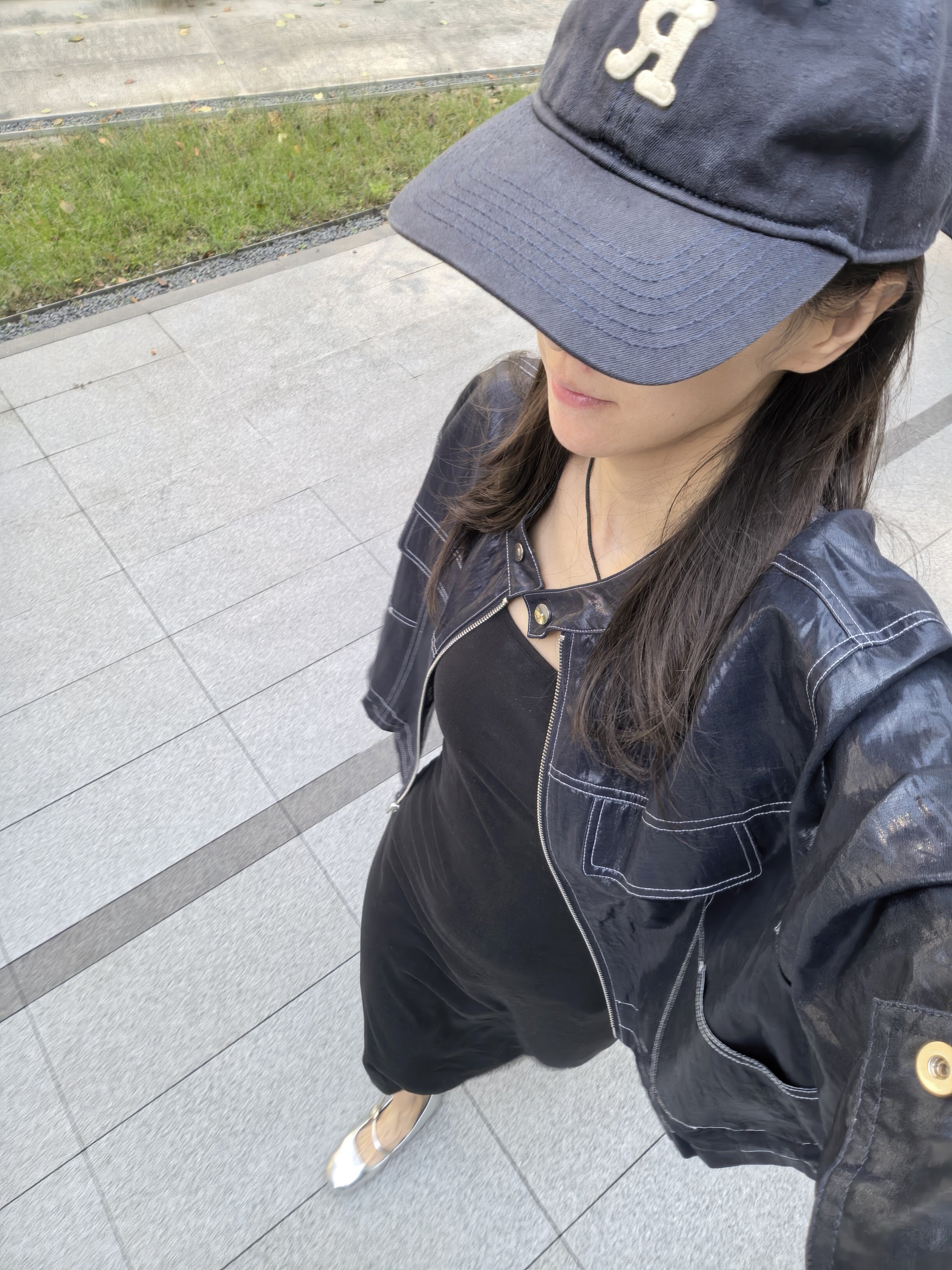 今日份OOTD今天是素面朝天浑身酸痛的我 ​​​
