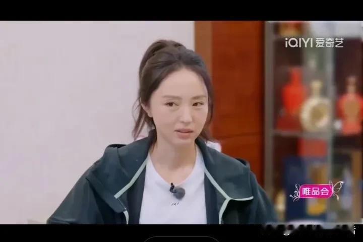 怎么感觉两个人都挺矫情的。
董璇两次婚礼都想在海边，一次都没实现。
这一次是因为