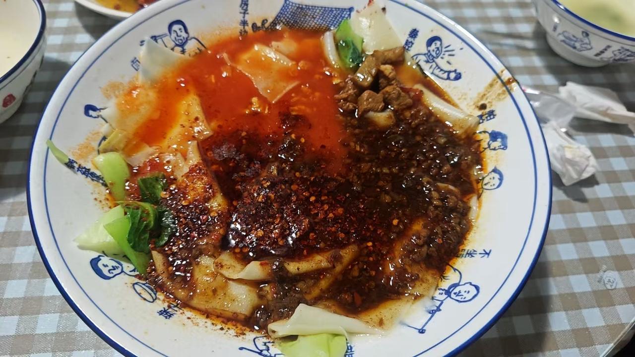 biangbiang面，最接地气的美食！

帝都咸阳，最接地气的美食，那当然地是