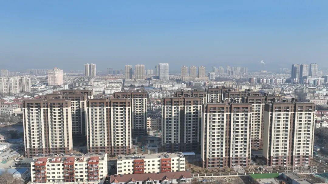 近日，青岛平度市东阁安置区正式启动回迁工作，东阁村、杭州路西两大片区约728户喜