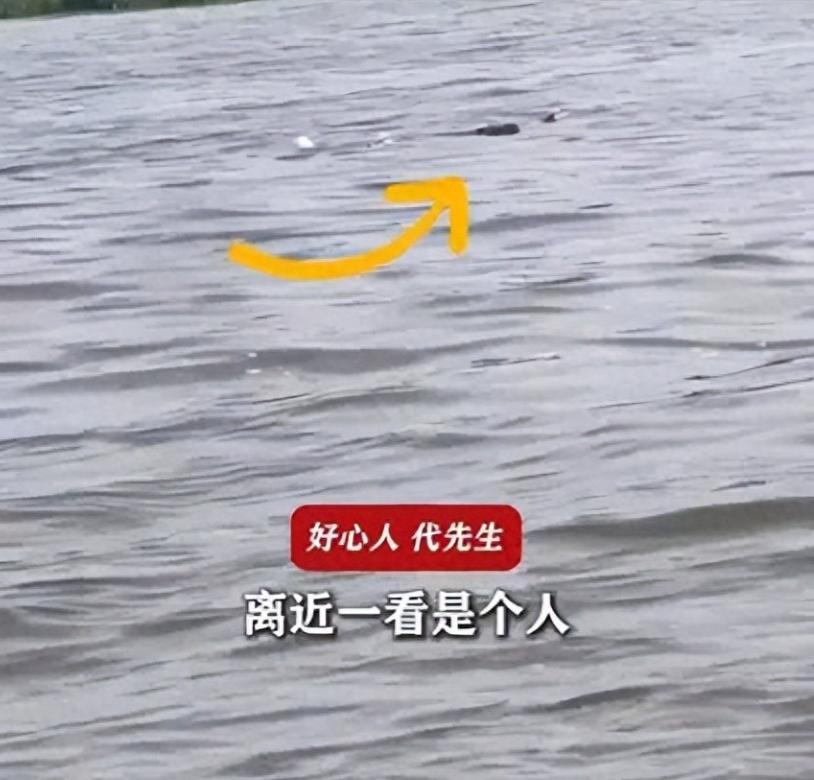 “真让人心寒！”天津，一男子驾船钓鱼回来，看见河道上正有一个女童在挣扎，男子毫不