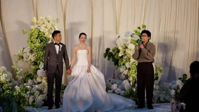 #毛不易称结婚越来越不意味着什么#

毛不易在相识二十年老友的婚礼上致辞，一番发言引发热议。
他说：
