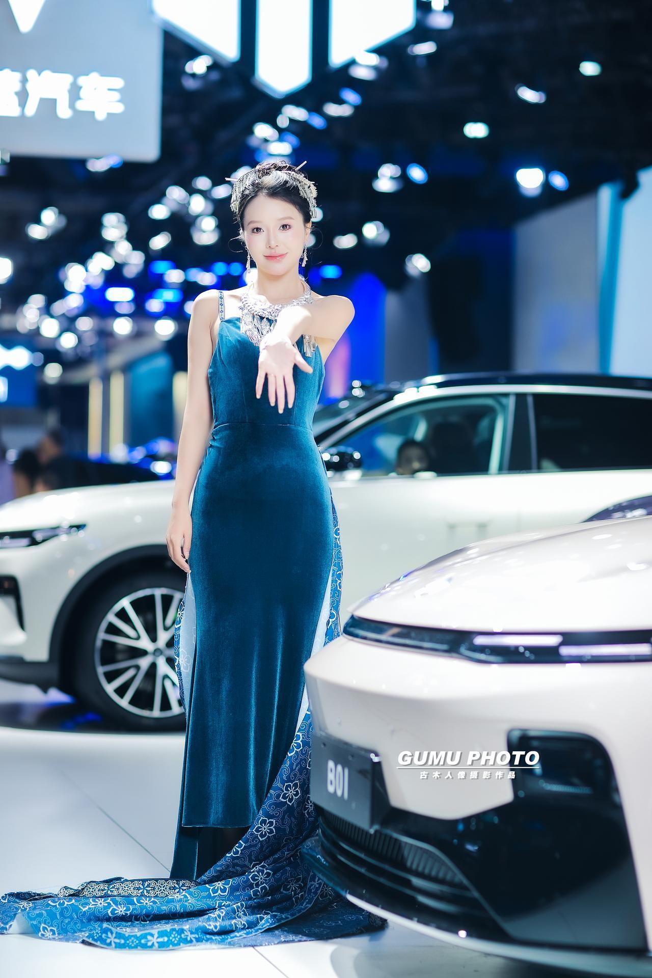 2025贵阳汽车文化节零跑展台模特小姐姐