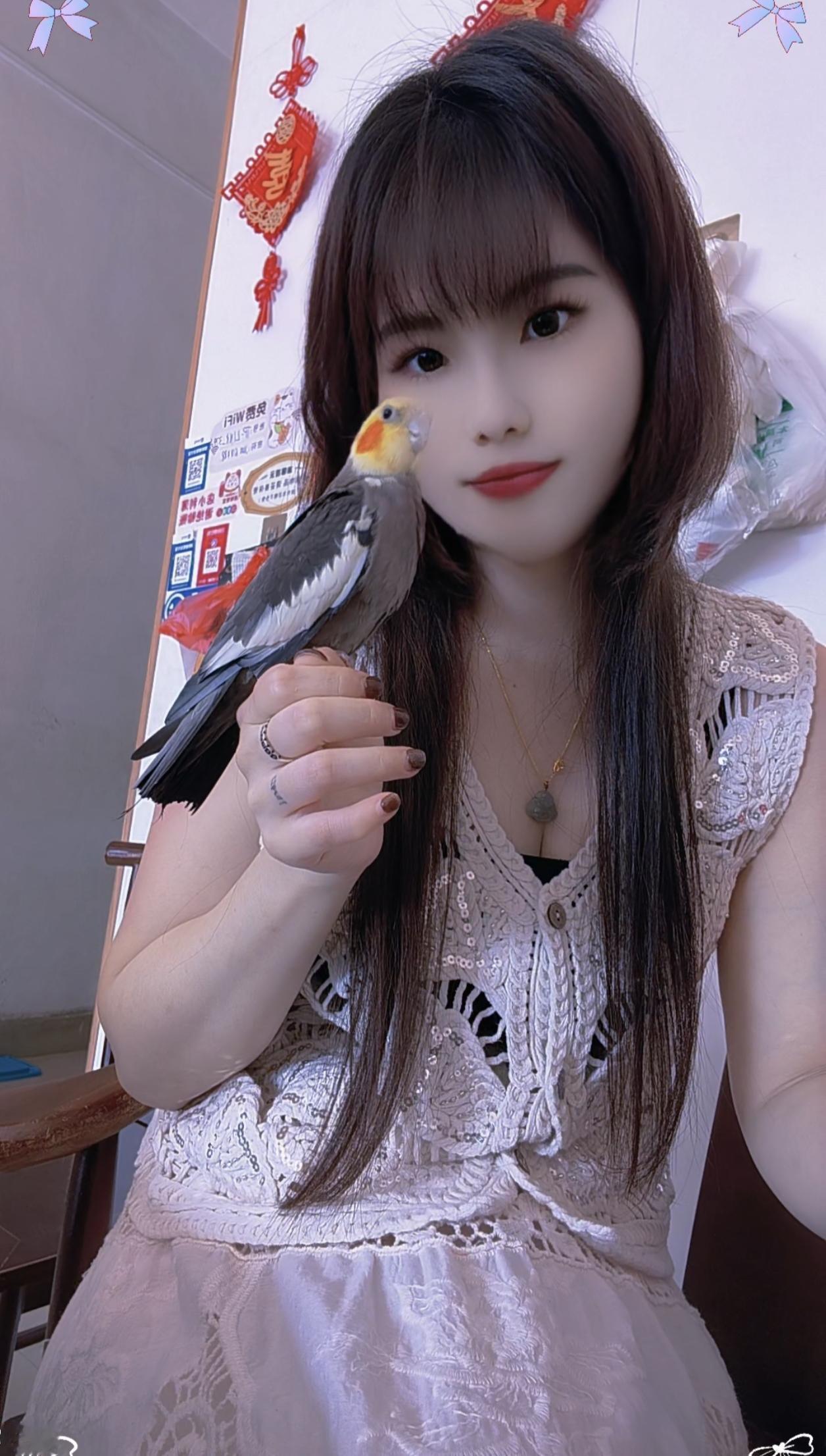 人这一辈子，就是一瞬间的事，你看开了，得到的多半是快乐；你计较了，得到的多半是烦