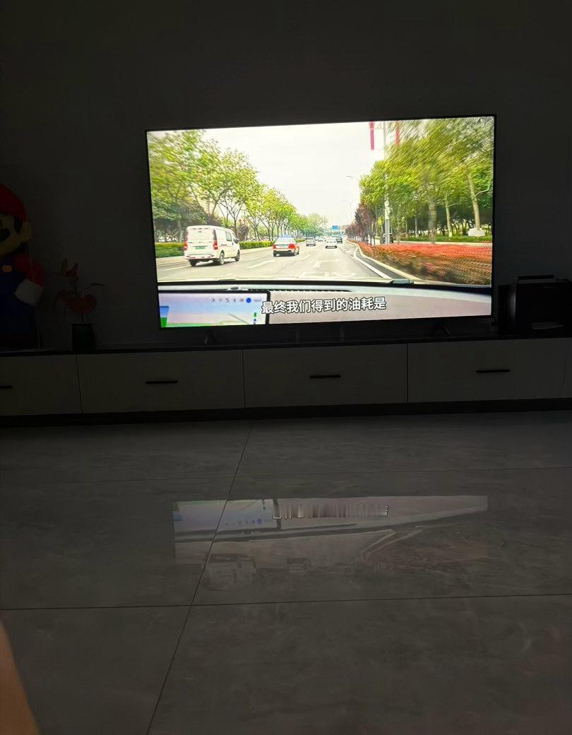 你们有没有上手
HW新款又胖又宽的手机📱
为什么我上手
第一感觉不是宽
是粗