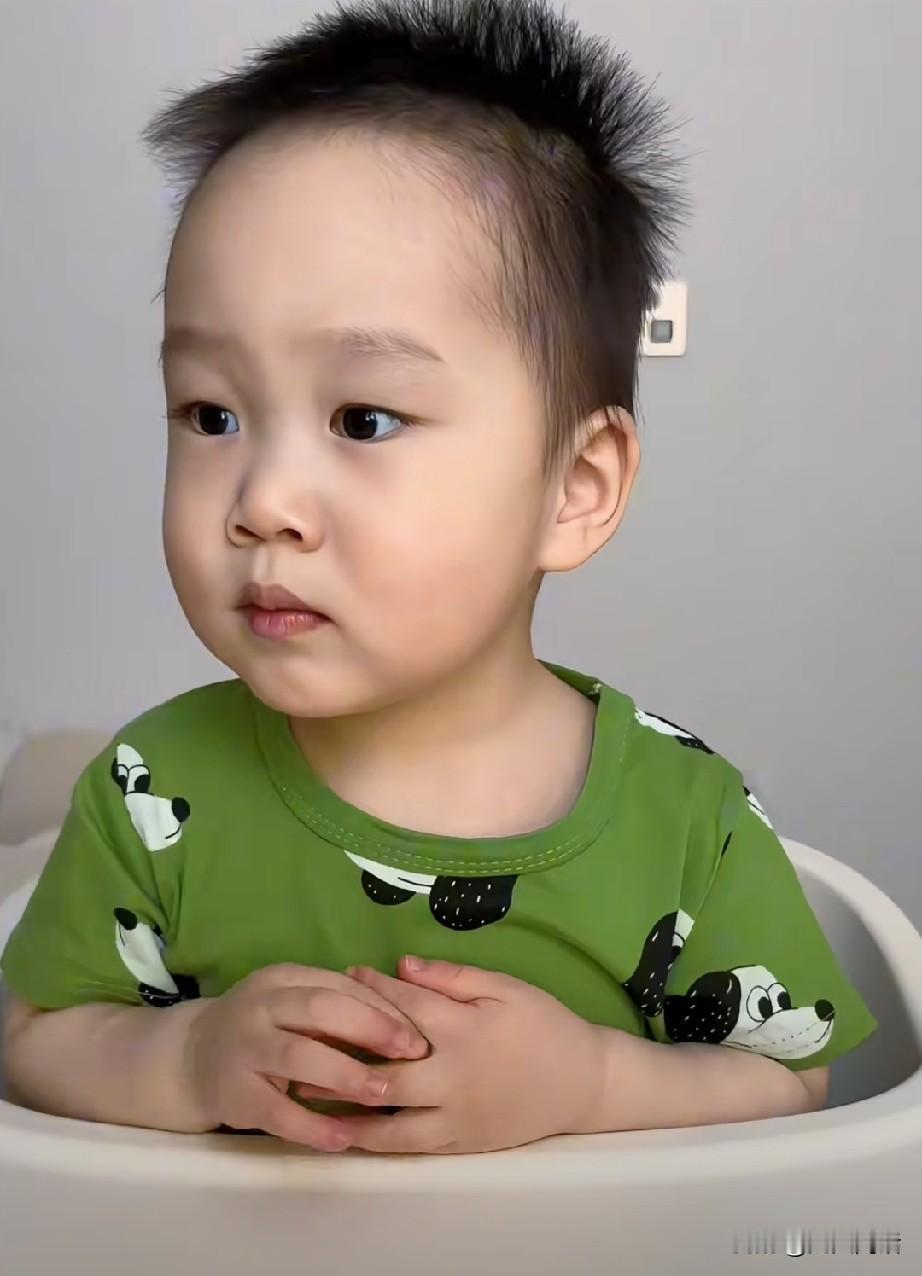 网上关于米乐的话题还在持续发酵。
点开评论区能看见，不少人仅凭主观感受就开始各种