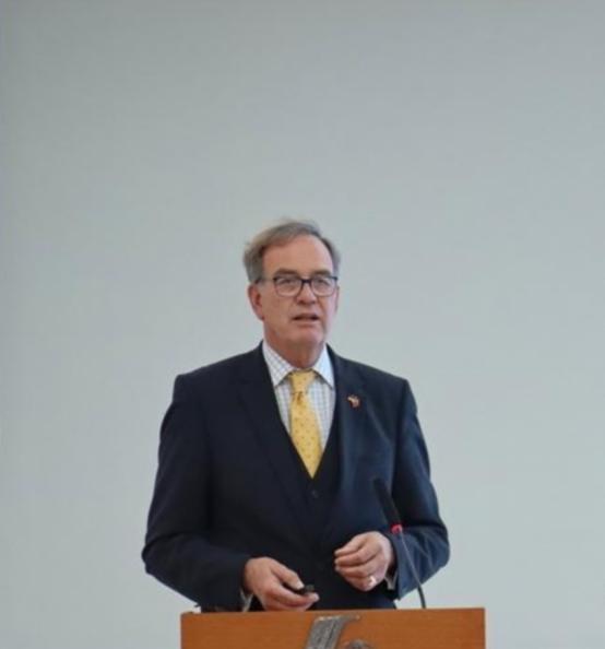 德国：中美打不起来了，因为打了也白打！日前德国教授坦率指出：美国并非惧怕中国，而